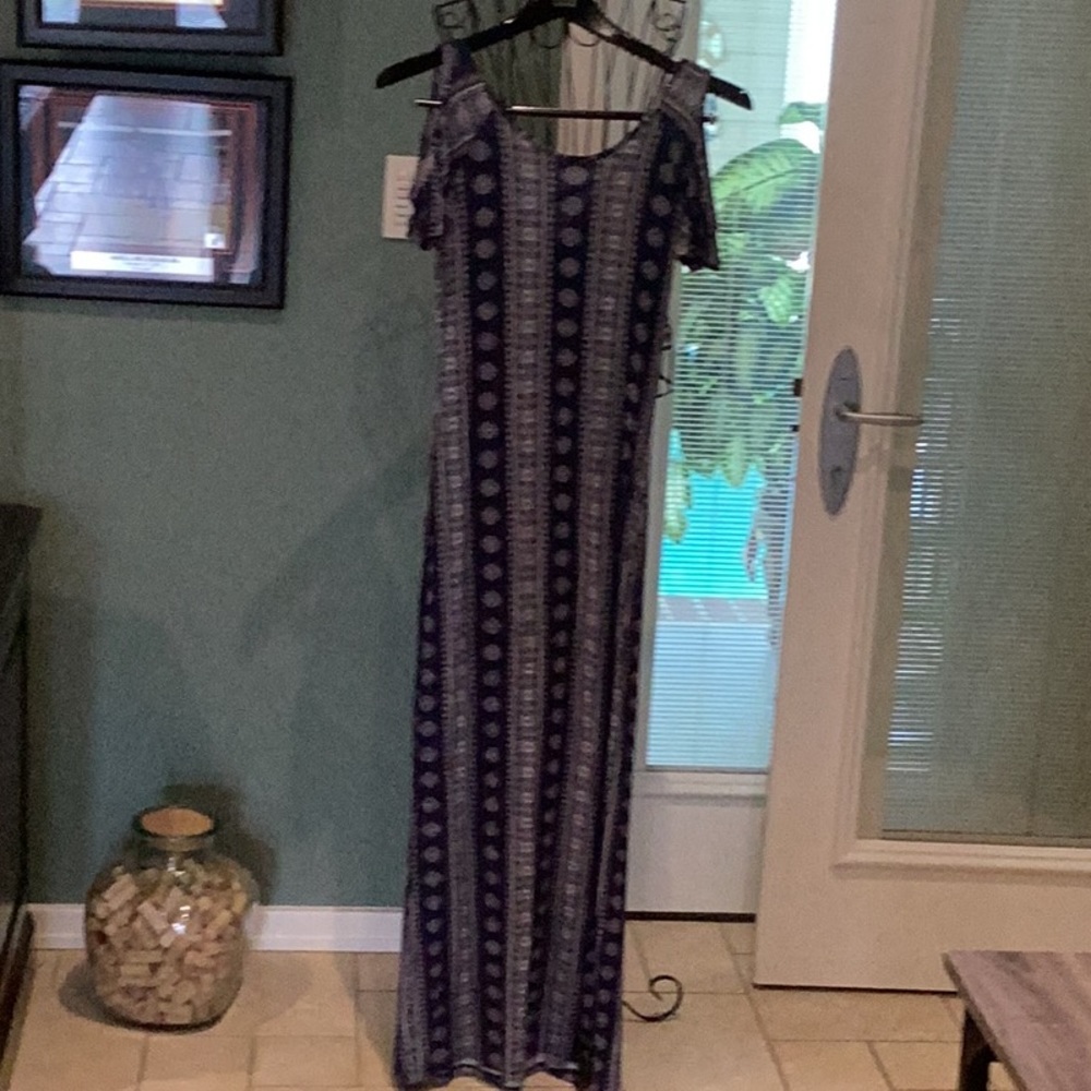 Dress - Picture 2 of 5